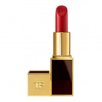 The Best Red Lip Stick For Every Hair Colour